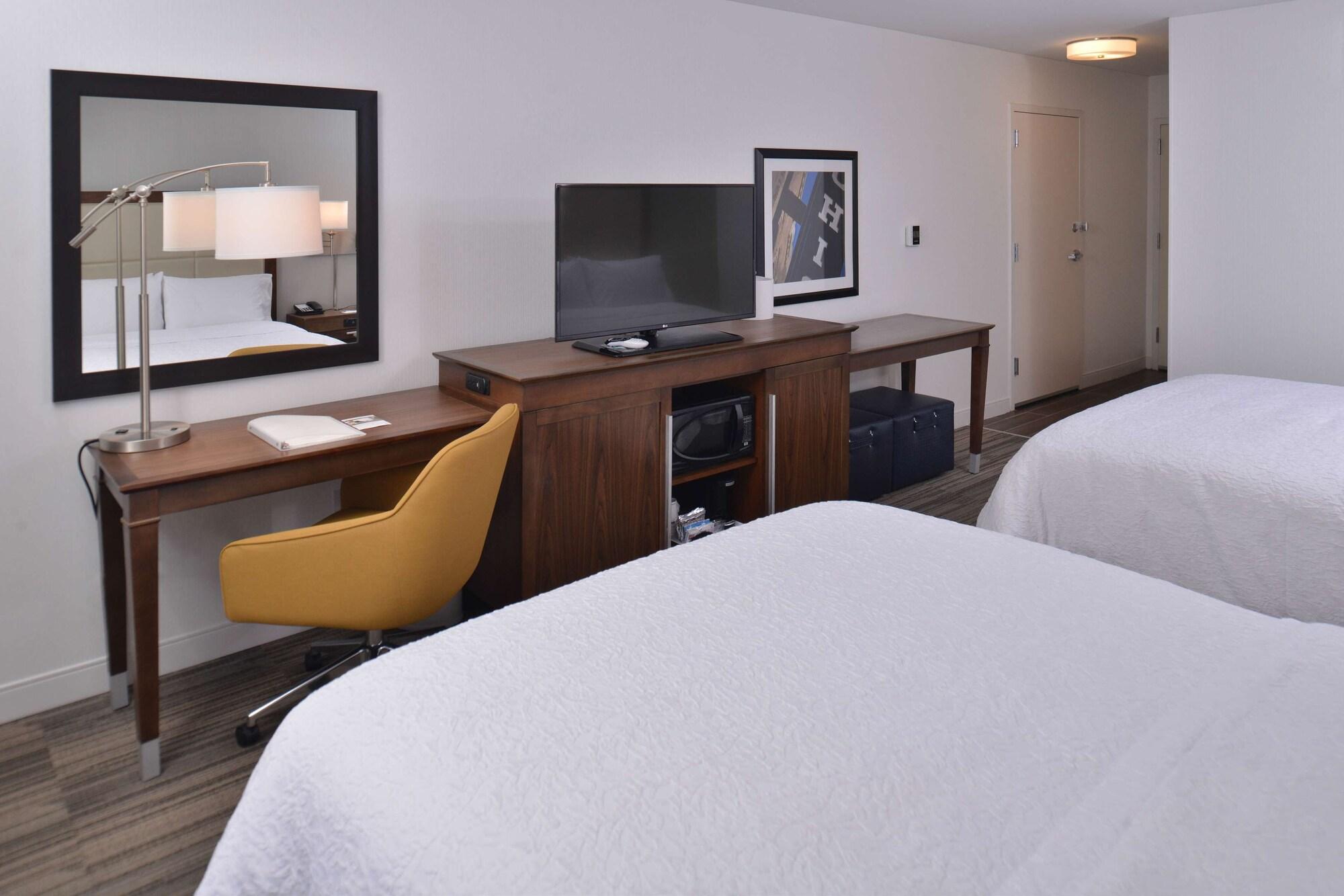 Hampton & West Hotel 3*