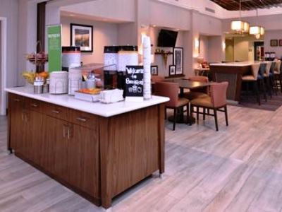 Hampton & West Hotel 3*